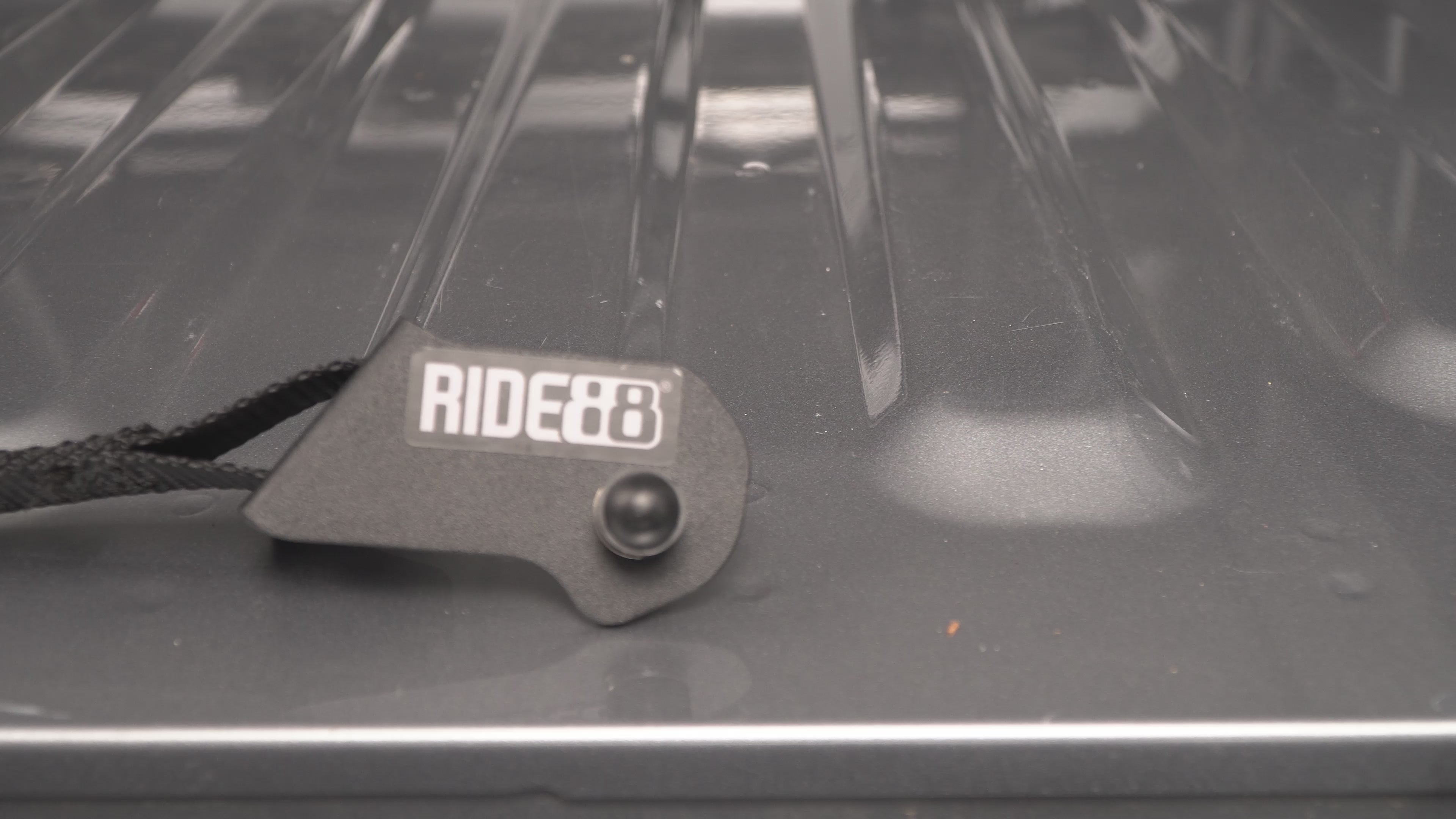 Load video: RIDE88 Tailgate Cinch installation and use